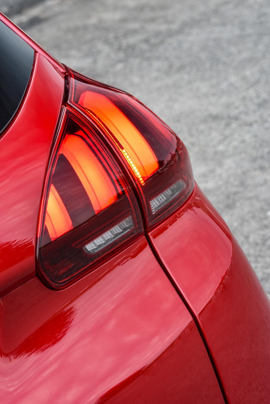 Детали экстерьера Peugeot 2008 2017 года  (ZA) (фото 16 из 32)